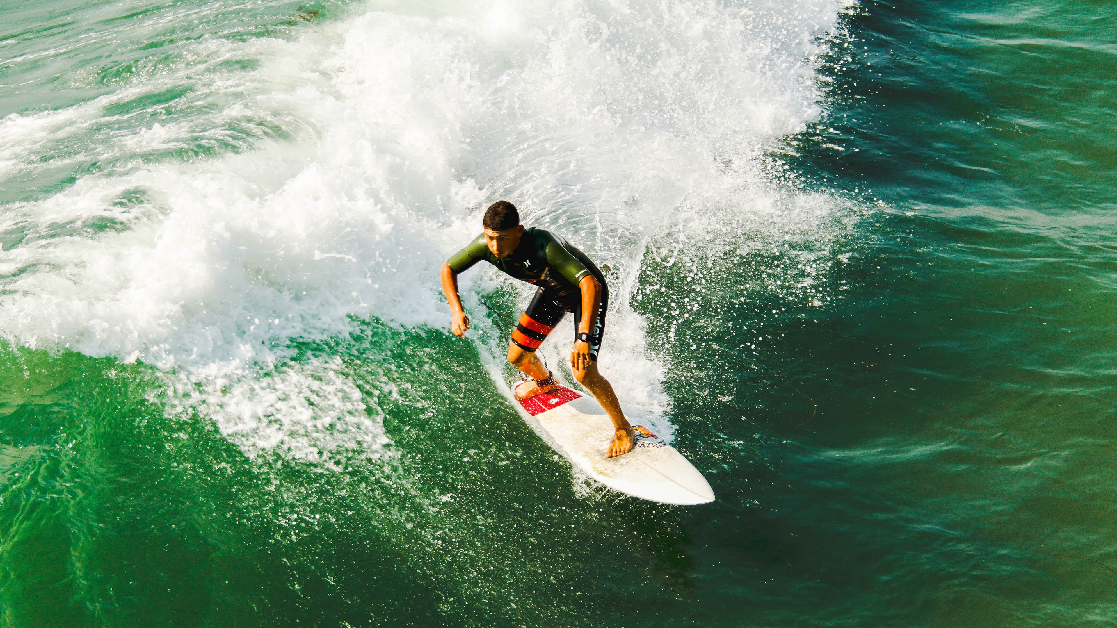 世界杯：第二轮法国击败丹麦 成首支晋级十六强队伍